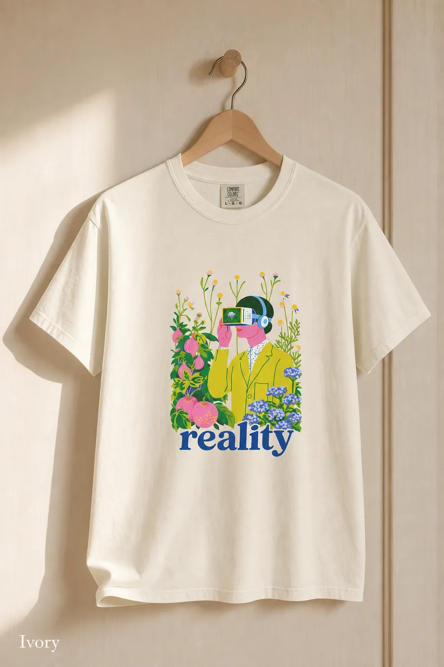 Reality tee in Ivory